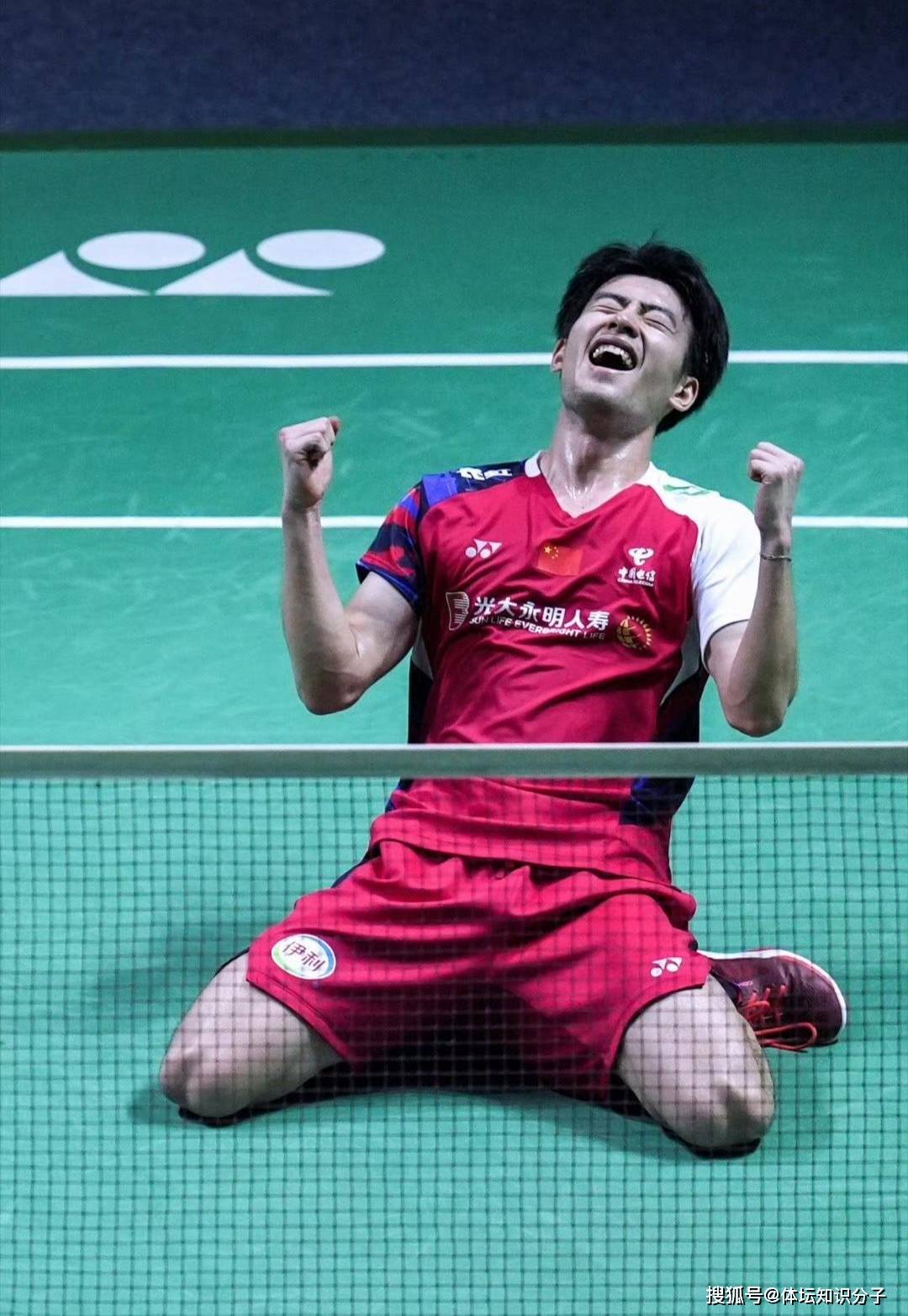 澳客竞技-场上风云:羽毛球比赛中惊险过关的简单介绍