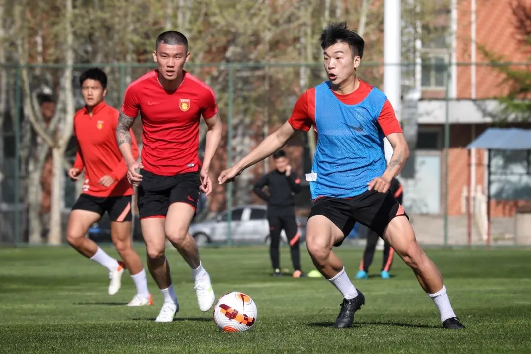 澳客教练-包含球员专访，中超强队解析备战心得的词条