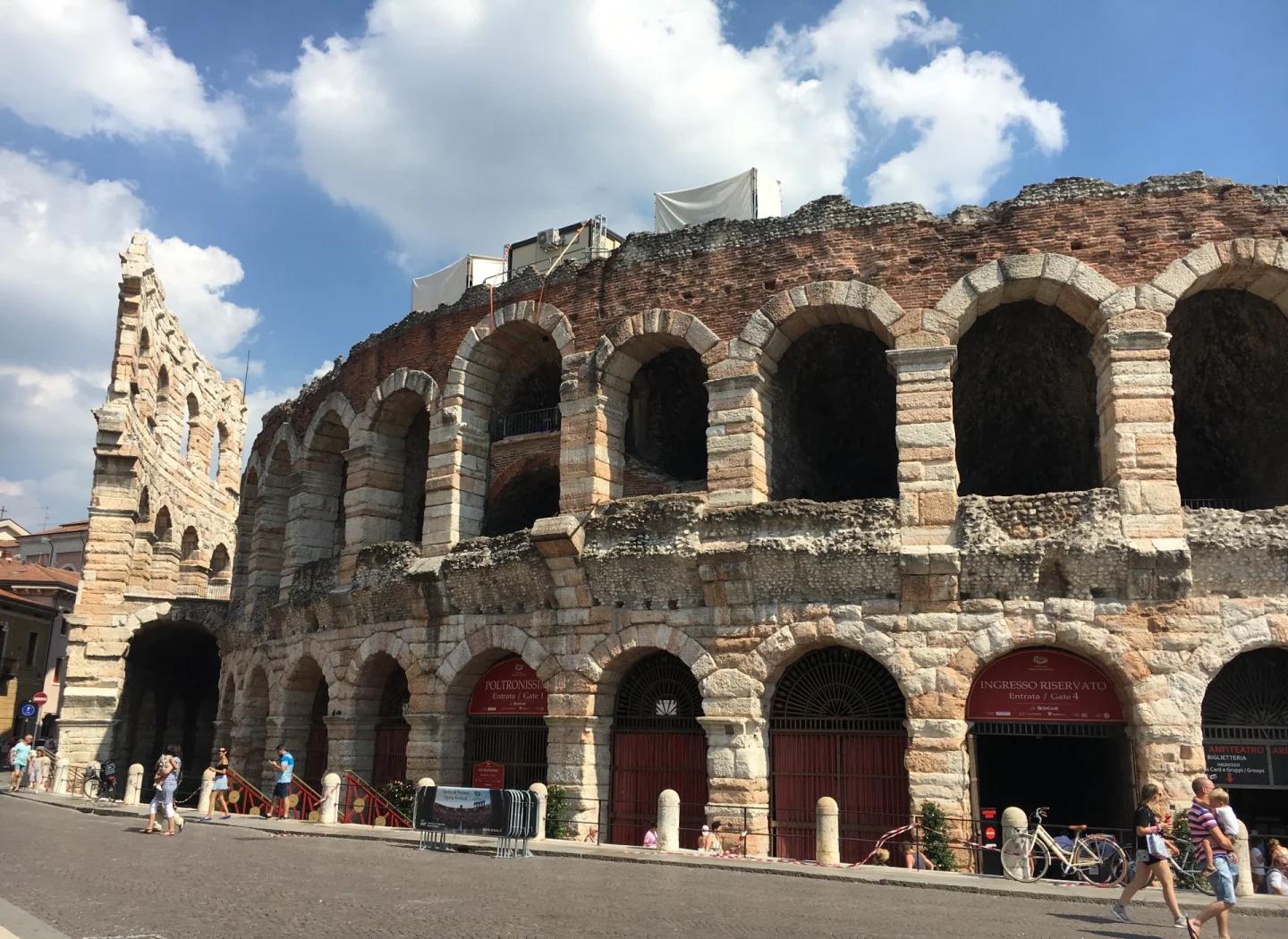 澳客官方-罗马主场大捷维罗纳,保持连胜势头