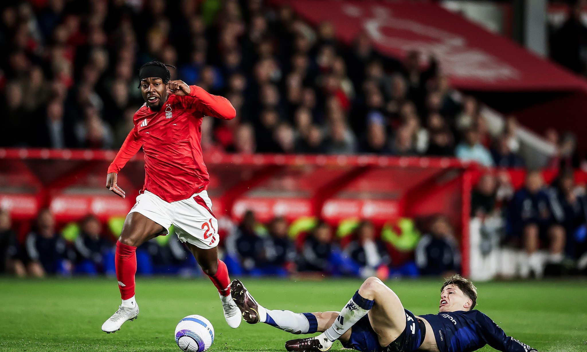 澳客网址-关于反击策略!球队借冷静反击,快速获得进球的信息