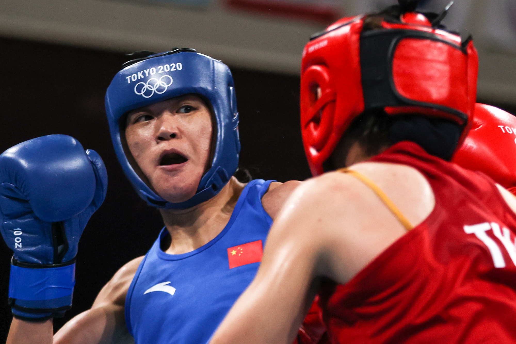 澳客网址-西班牙选手冷静应对,夺得拳击金牌