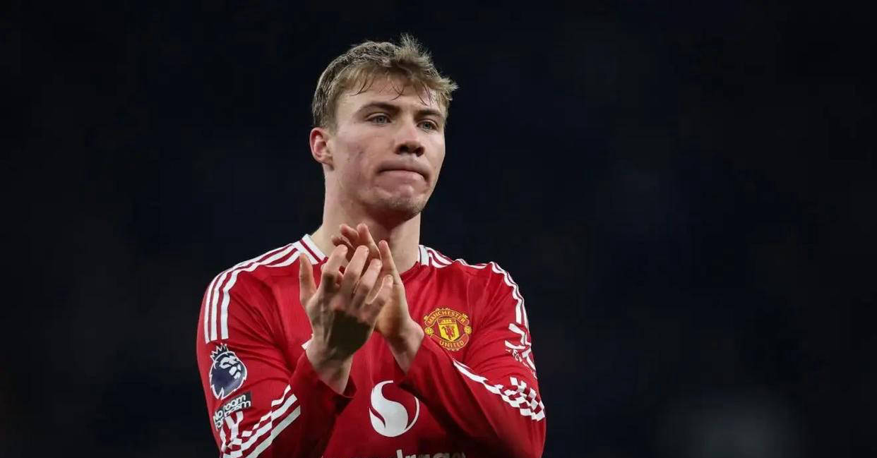 澳客官网-曼联球员表现低迷,球迷情绪起伏不定