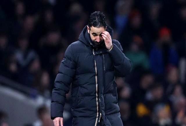 澳客官网-曼联球员表现低迷,球迷情绪起伏不定