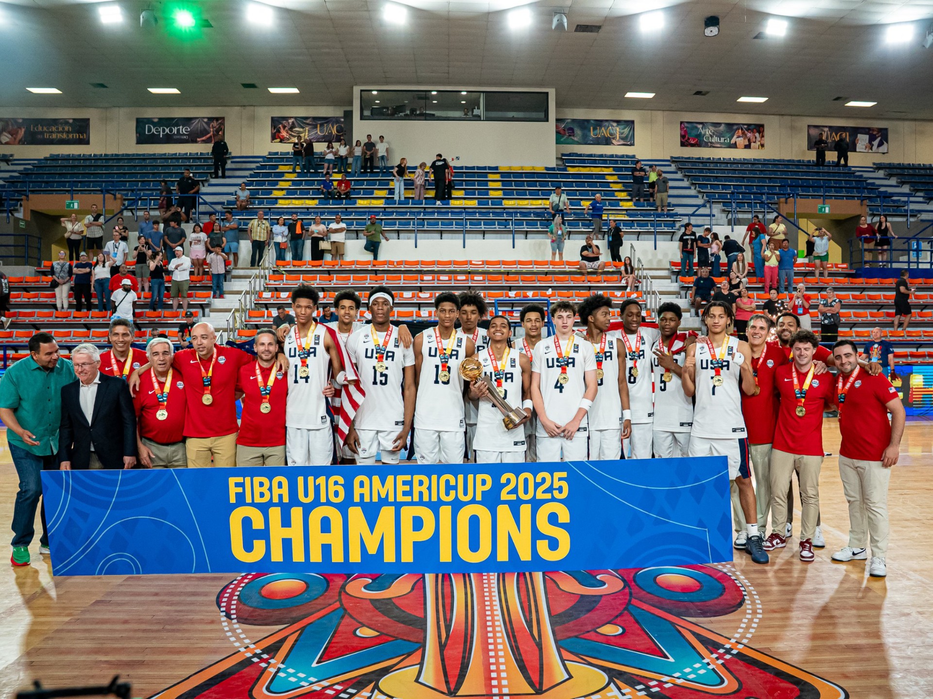 澳客教练-美国队在首场比赛中展现强大实力