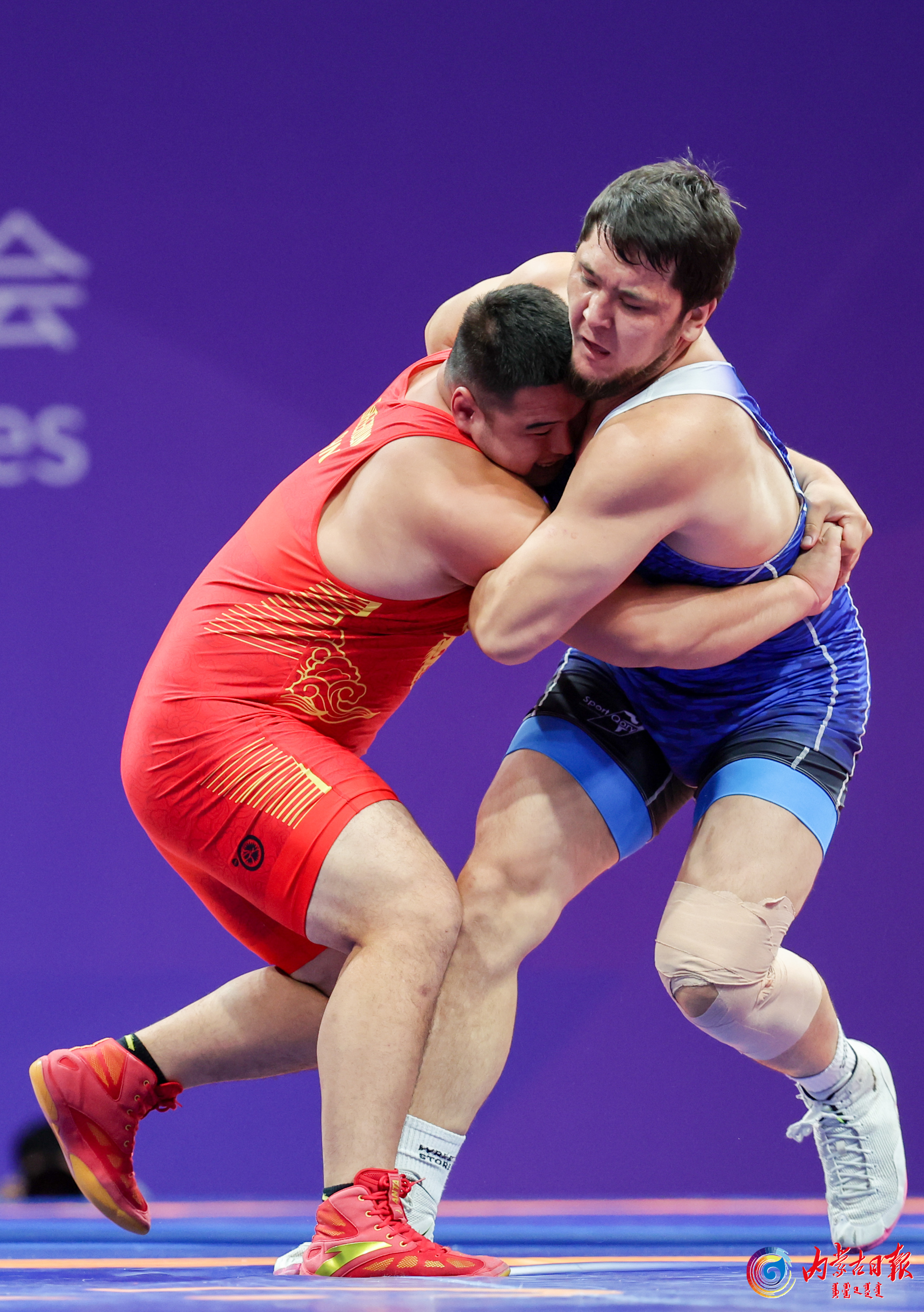 澳客app下载-蒙古队在摔跤比赛中表现出色
