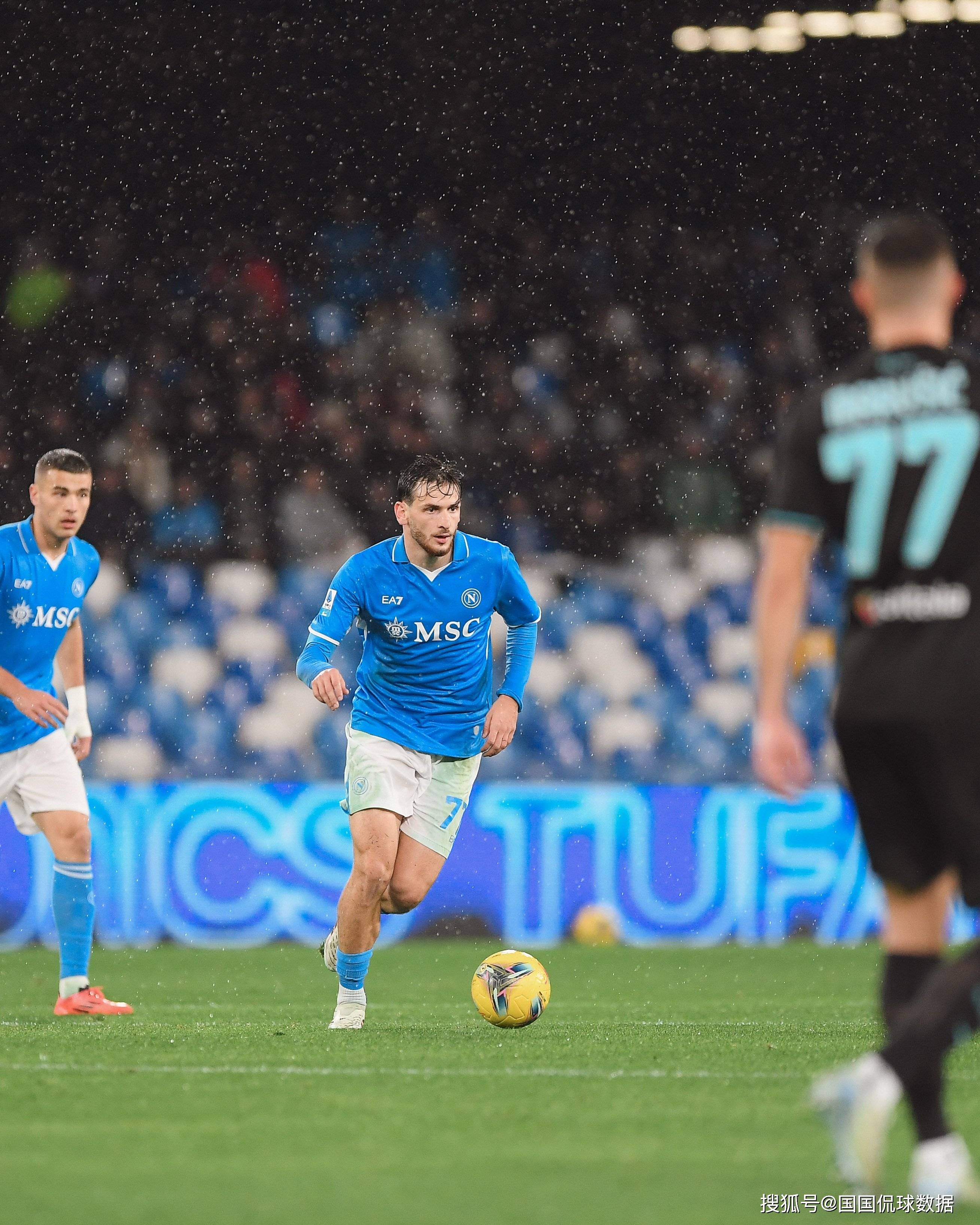 澳客培训-乌迪内斯对阵那不勒斯,激烈角逐