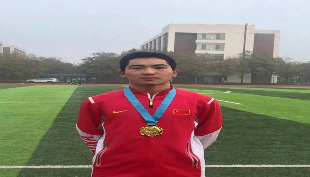 澳客入口-青年球员在比赛中展现出惊艳表现