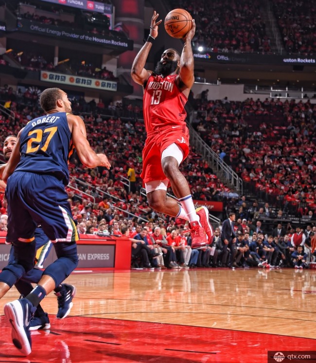 澳客网页版登录入口-关于爵士队士气大振!成功扳回一城!的信息