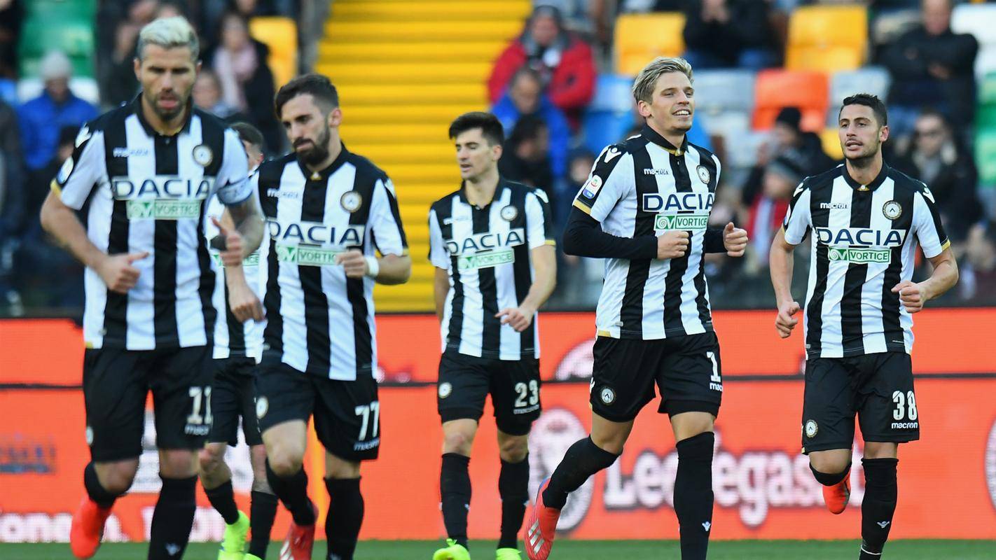 澳客视频-国际米兰备战乌迪内斯,拼尽全力