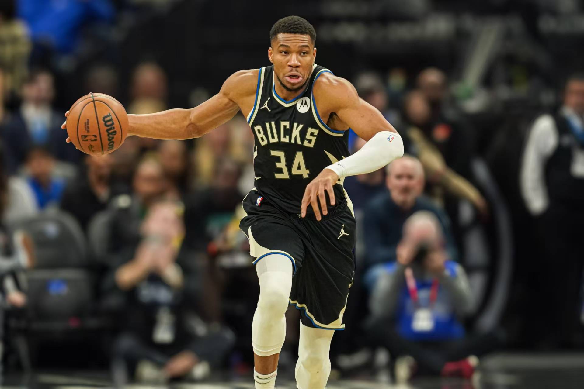 澳客培训-尼克斯逆袭雄鹿，晋级西部决赛